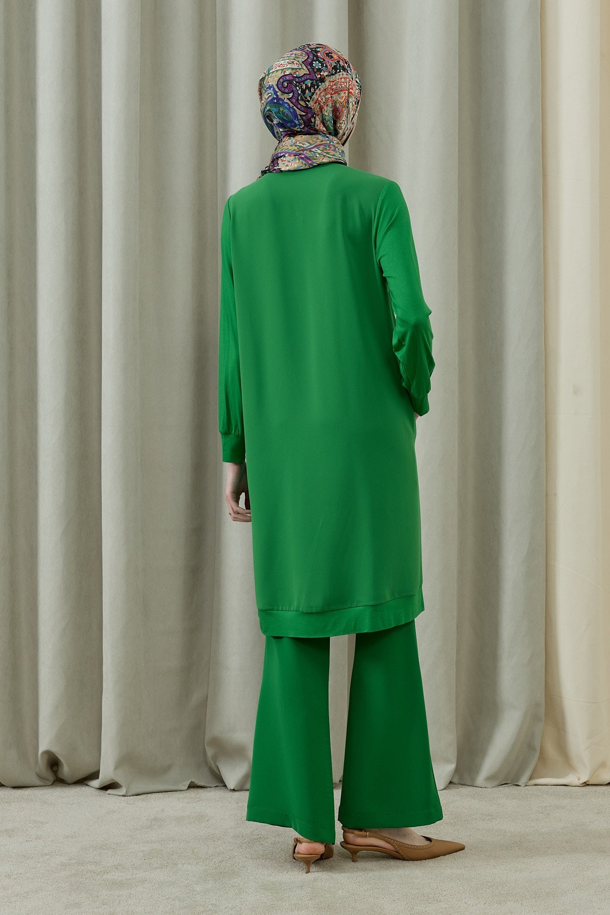 Fermuarlı Pile ve Şerit Detaylı Tesettür Tunik Benetton