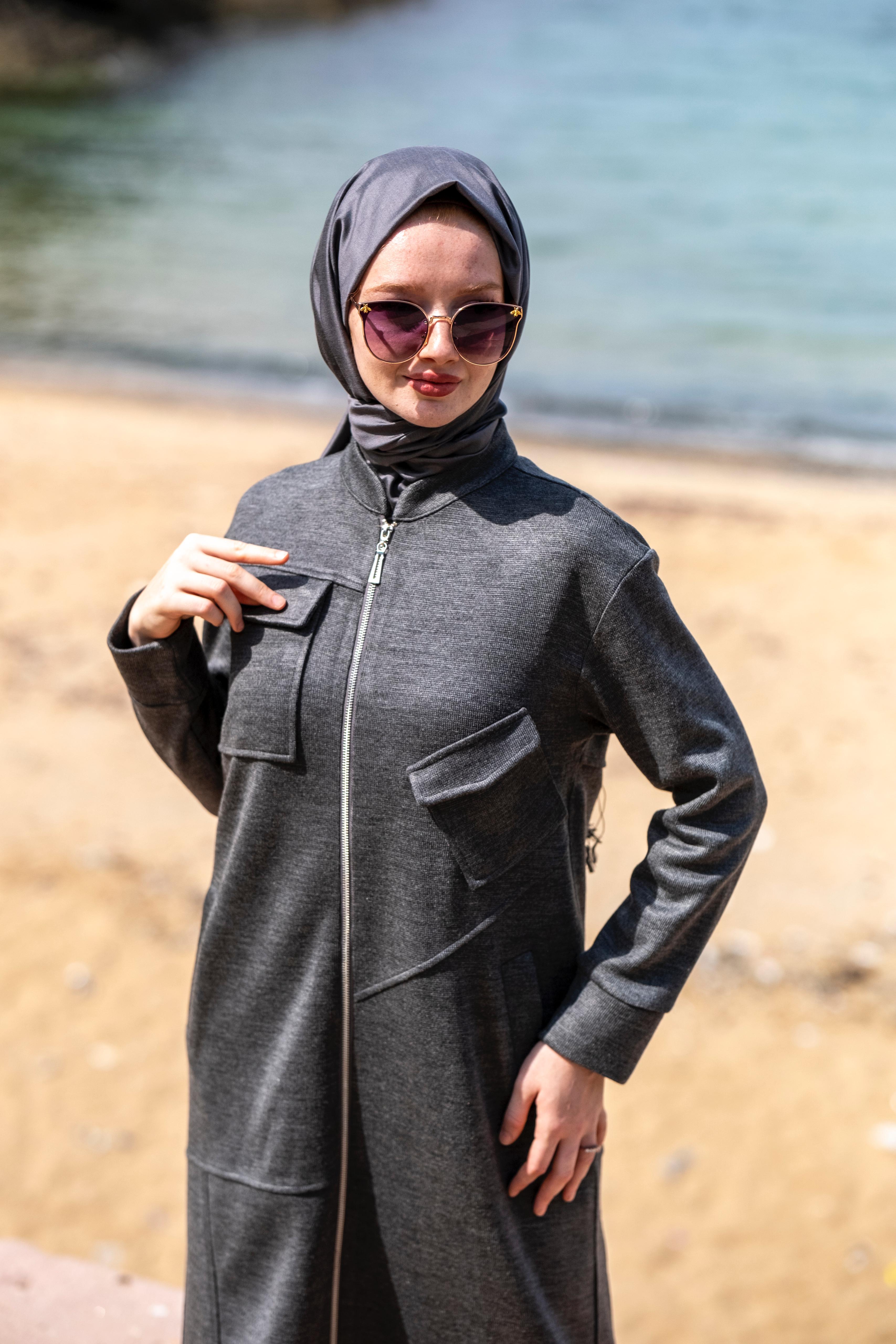 Asimetrik Dikiş ve Cep Detaylı Uzun Pardesü