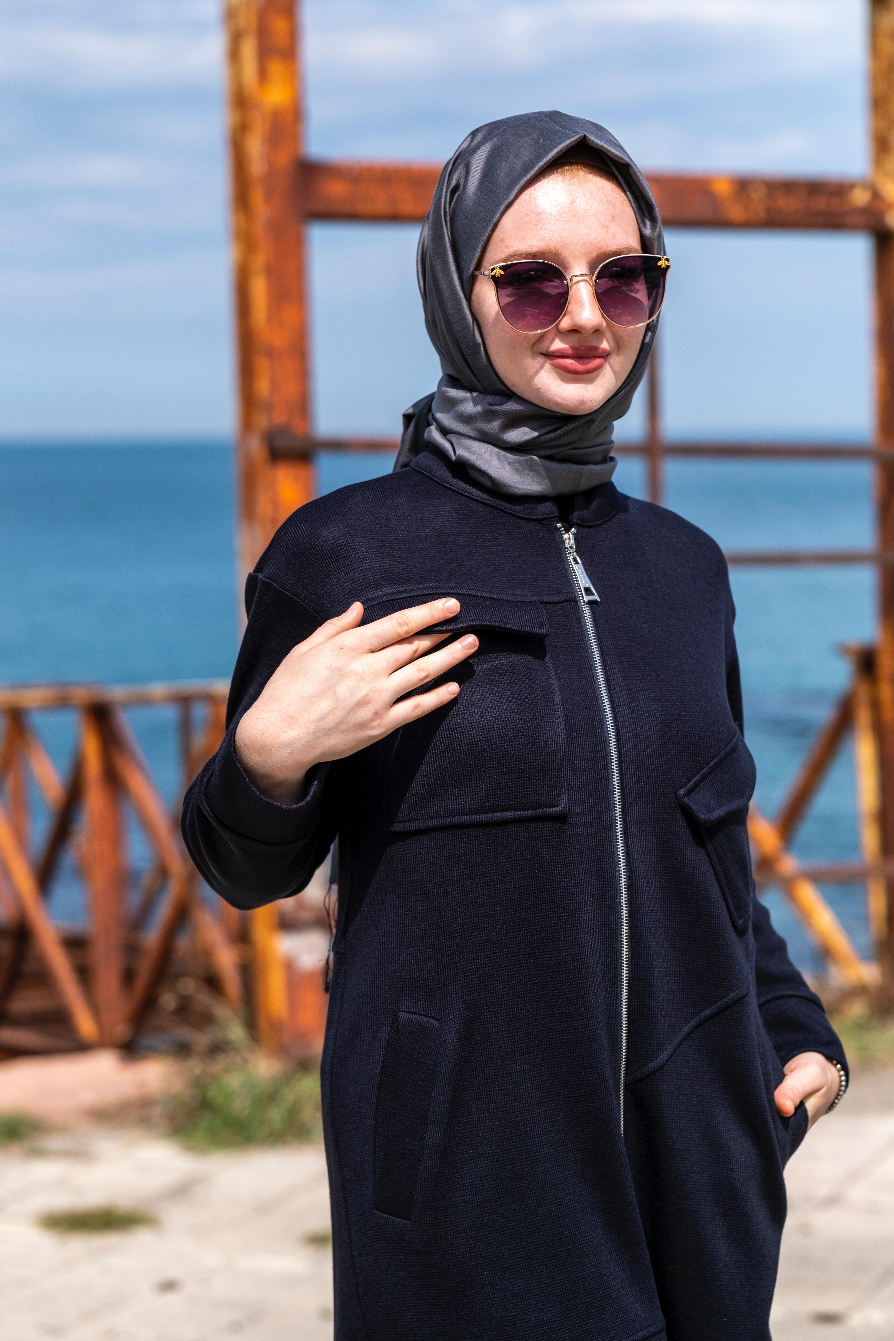 Asimetrik Dikiş ve Cep Detaylı Uzun Pardesü