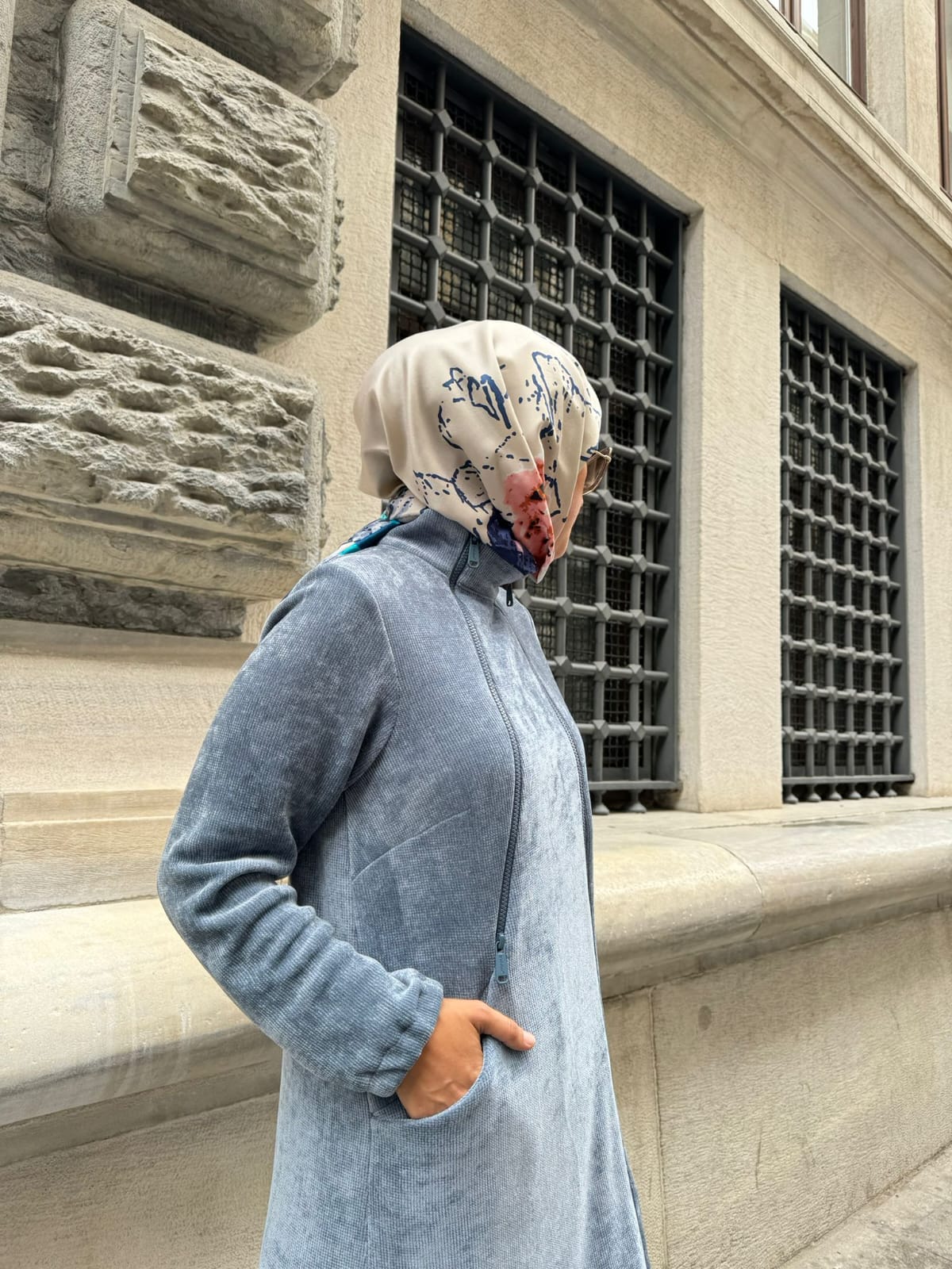 Fermuar Detaylı Uzun Tesettür Kadife Kap