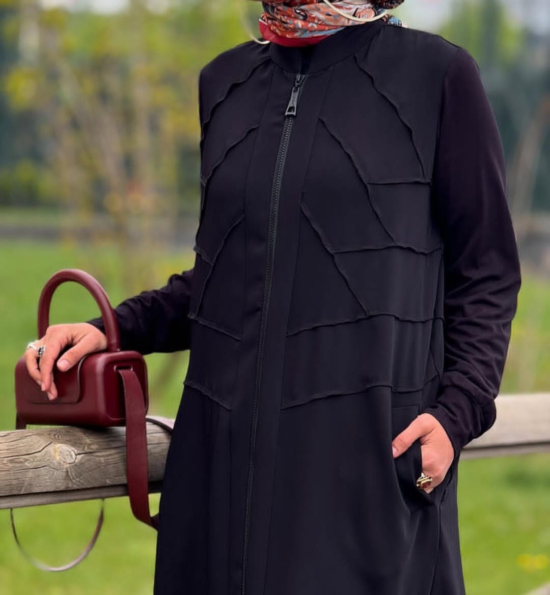 Fermuarlı Asimetrik Dikiş Detaylı Uzun Ferace