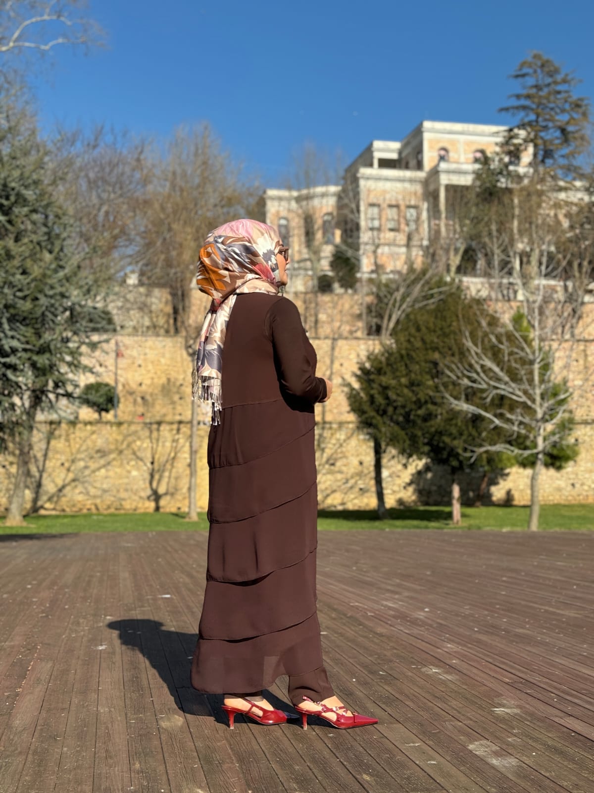 Fermuarlı Kat Kat Şifon Detaylı Uzun Ferace
