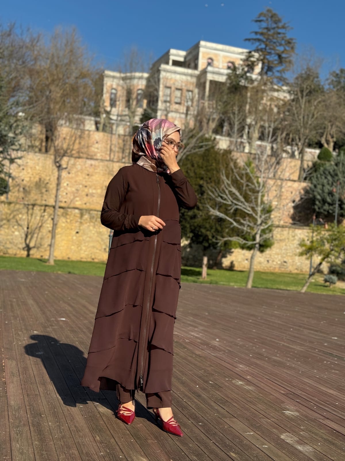 Fermuarlı Kat Kat Şifon Detaylı Uzun Ferace