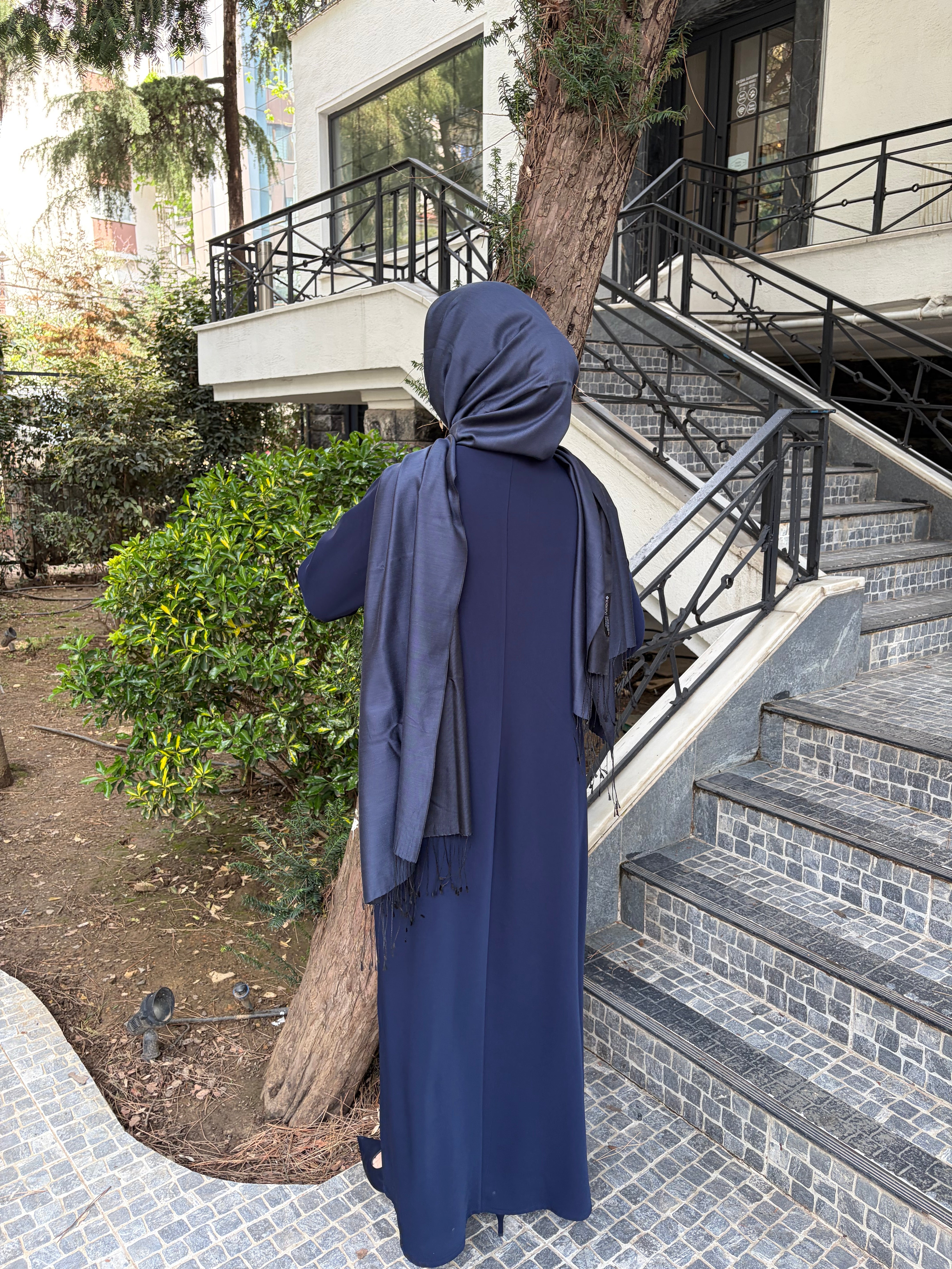 Şifon Detaylı Uzun Elbise