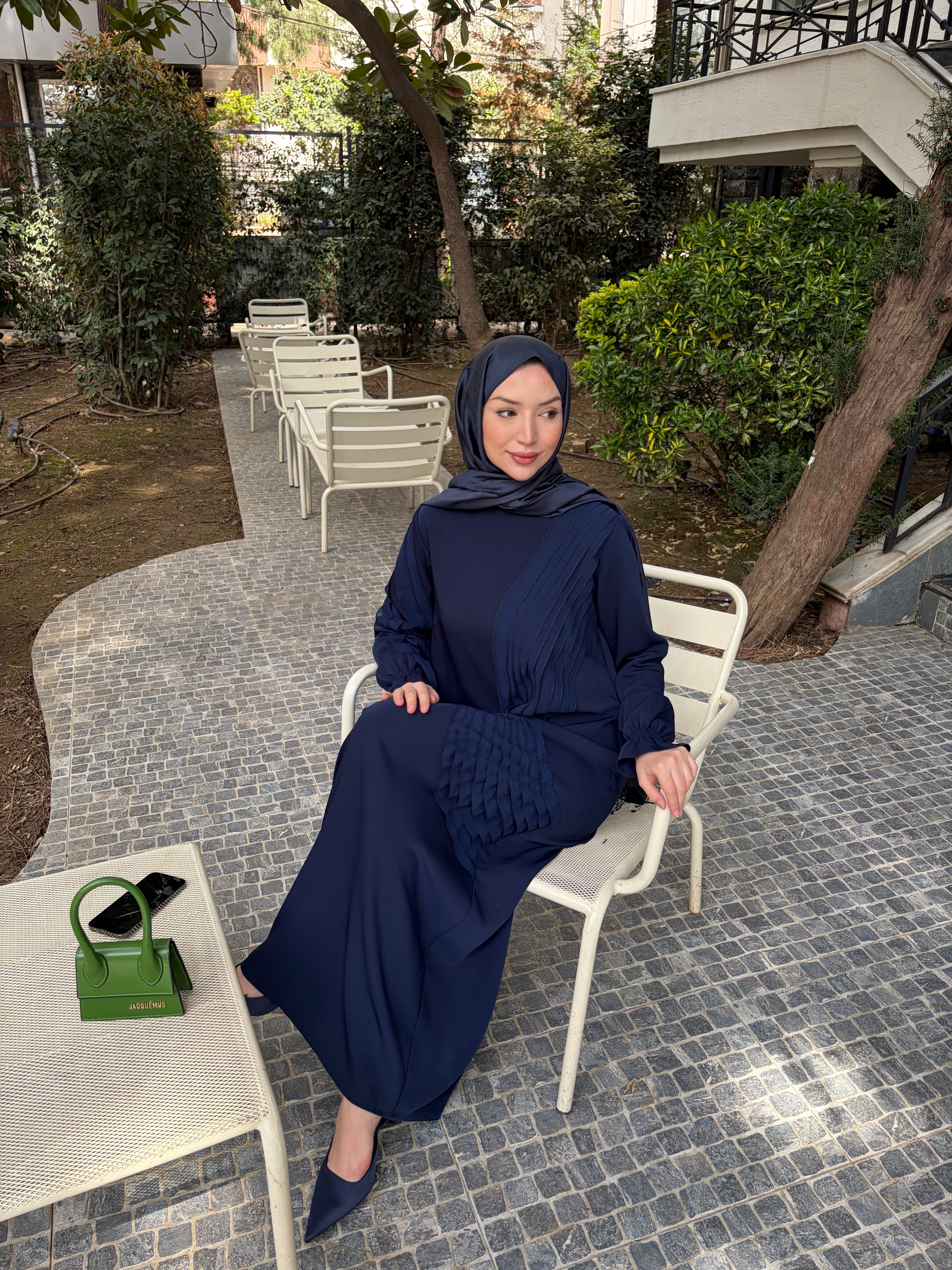 Şifon Detaylı Uzun Elbise