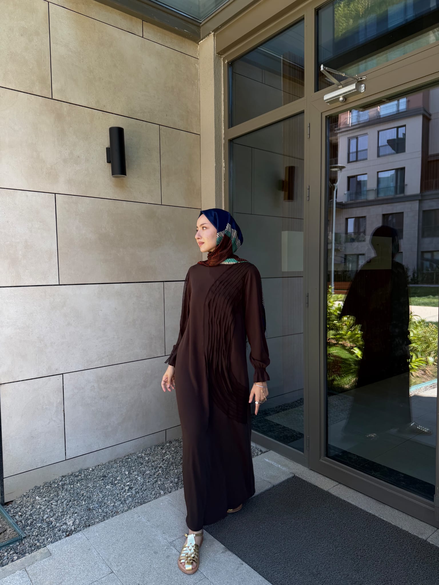 Şifon Detaylı Uzun Elbise
