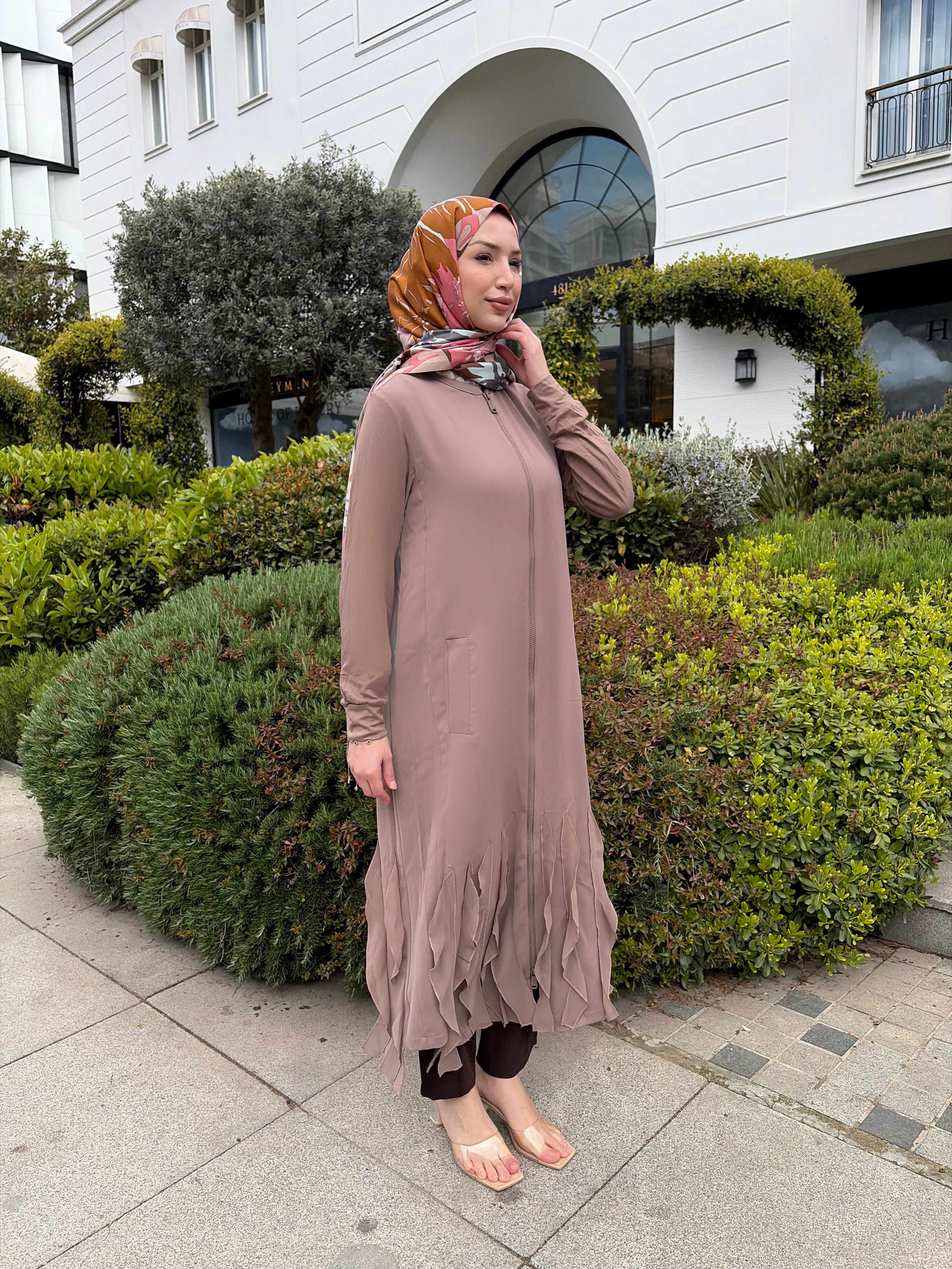 Fermuarlı Altı Dalgalı Şifon Detaylı Uzun Ferace Vizon