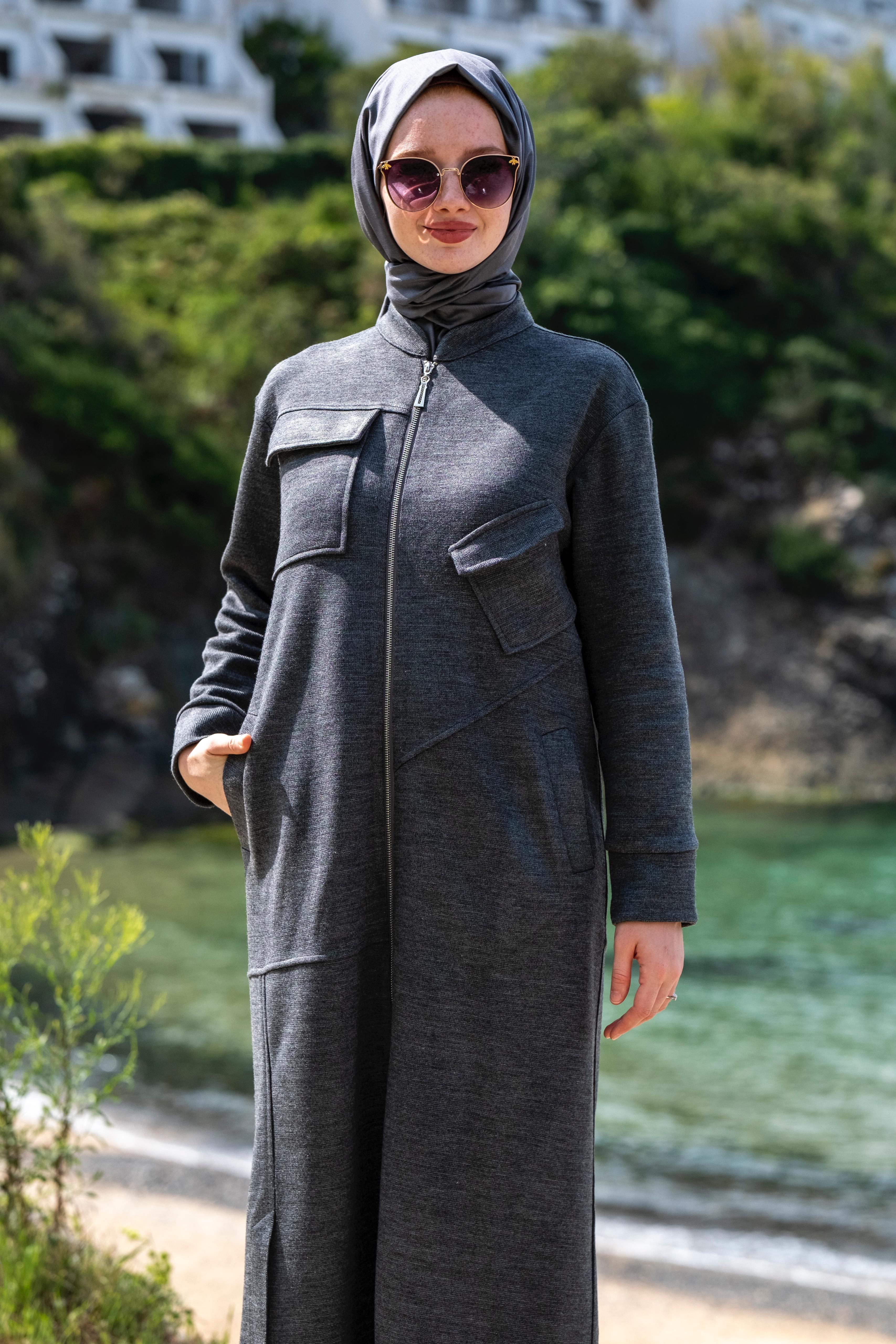 Asimetrik Dikiş ve Cep Detaylı Uzun Pardesü