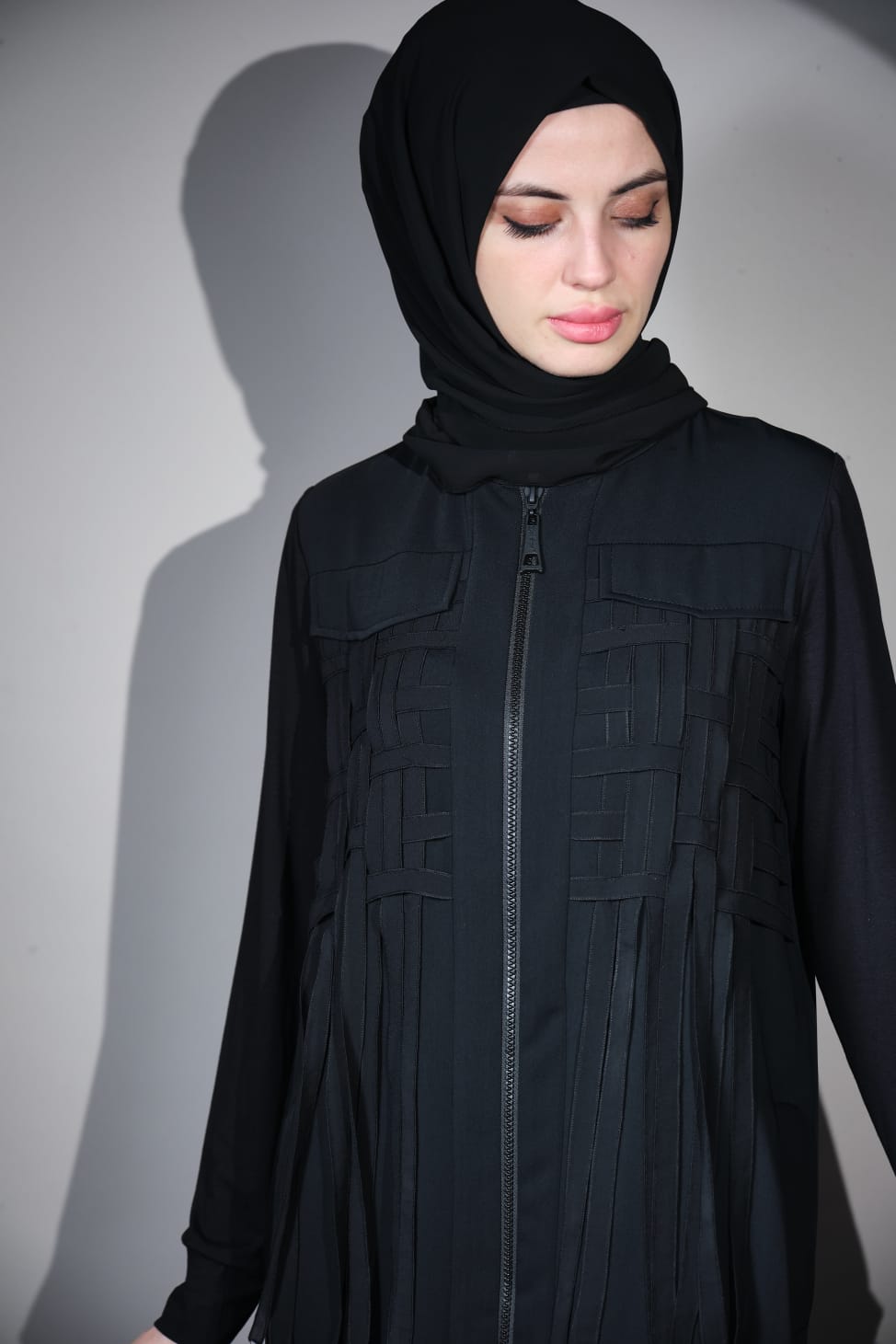 Fermuarlı Geometrik Şerit Desenli Uzun Ferace