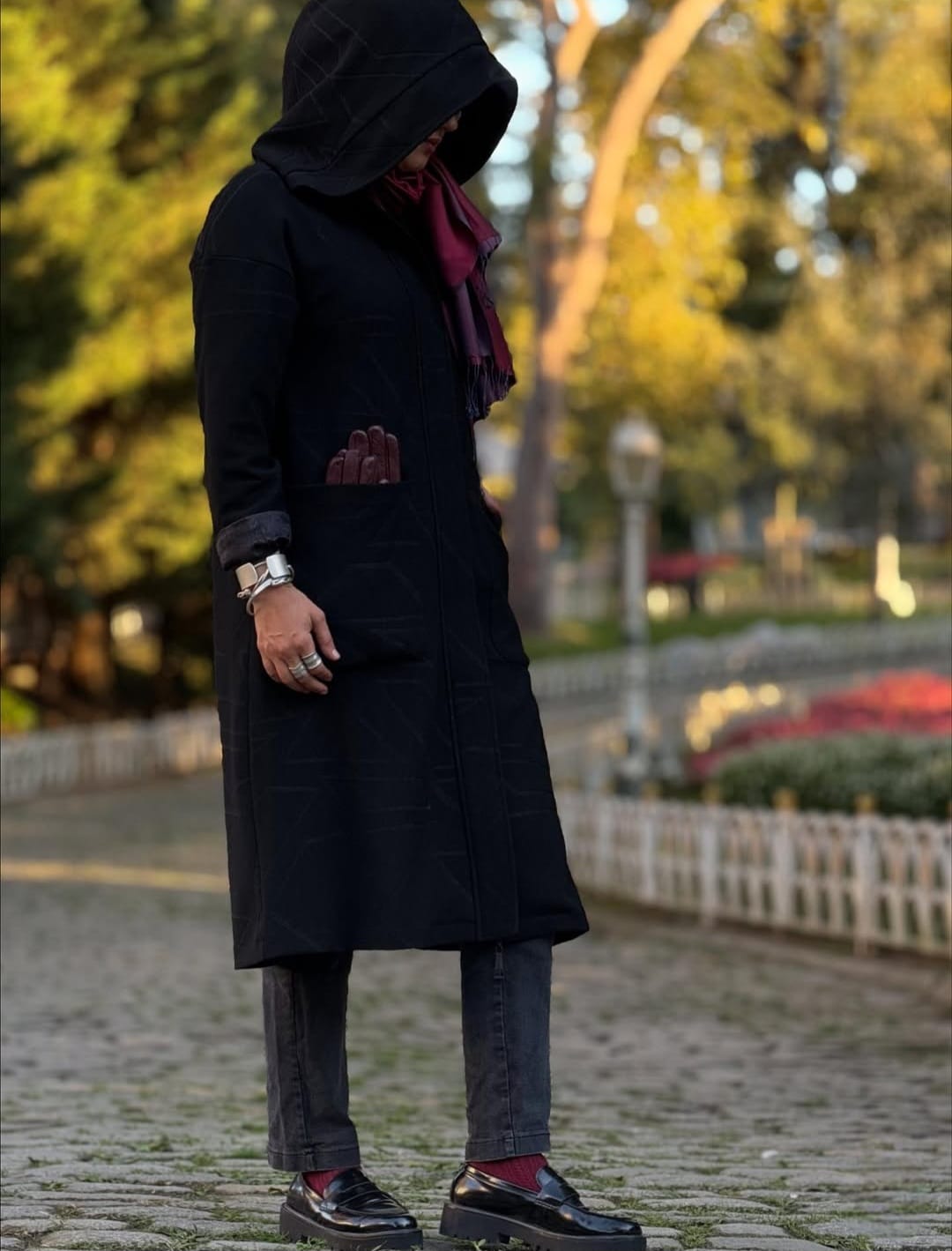 Siyah Kapüşonlu Fermuarlı Cep Detaylı Tesettür Kap
