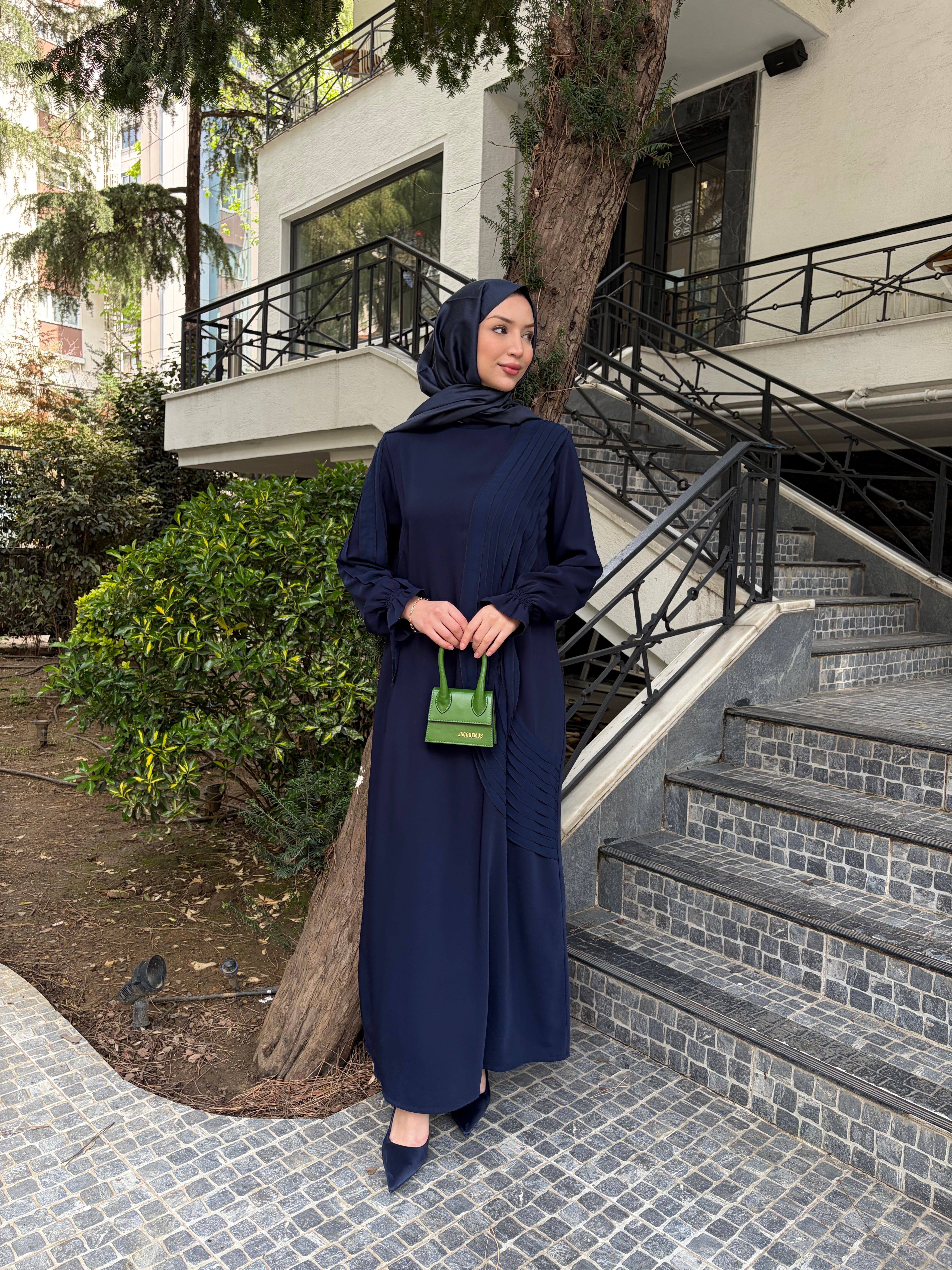 Şifon Detaylı Uzun Elbise