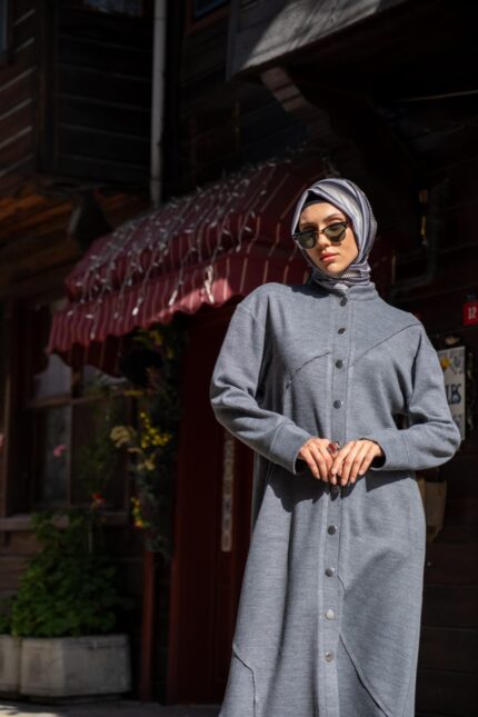 Önden Düğmeli Asimetrik Dikiş Detaylı Tesettür Tunik